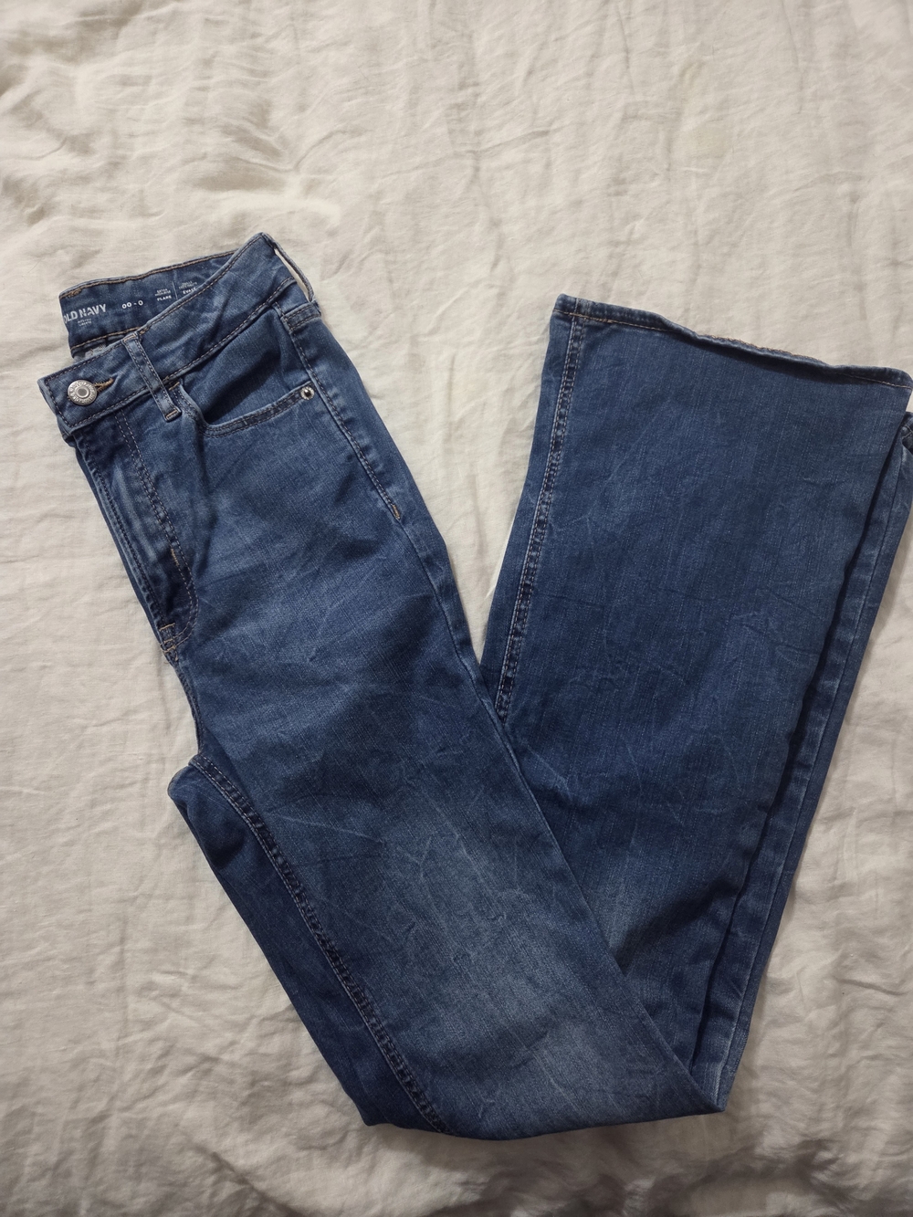 Old Navy Women’s Wide-Leg Jeans in Medium Blue Wash